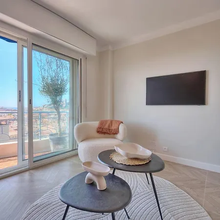 Panoramic Sea View In Apartment